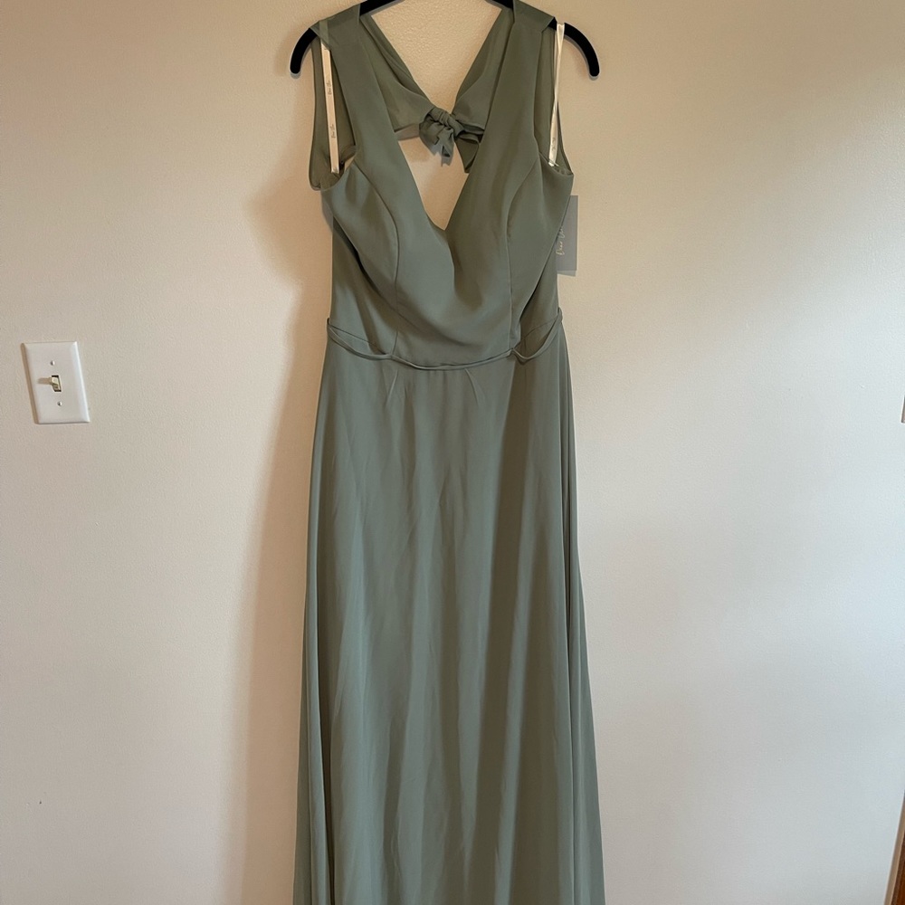 Dear Cleo | Kylie Ivy Bridesmaid Dress | Size 14 | NWT